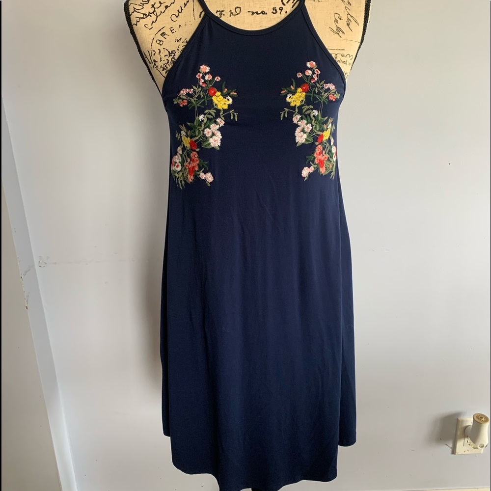 Alya‎ Embroidered Tunic